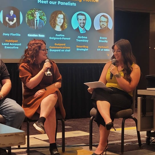 A picture of Justine Gaignard-Parent (Guépard) and Taylor Miranda (HubSpot) during the panel Strong Co-selling Motion d'HubSpot Canada le 17 juin 2026